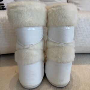 Moon Boot Women's Cream Fur Winter Boots